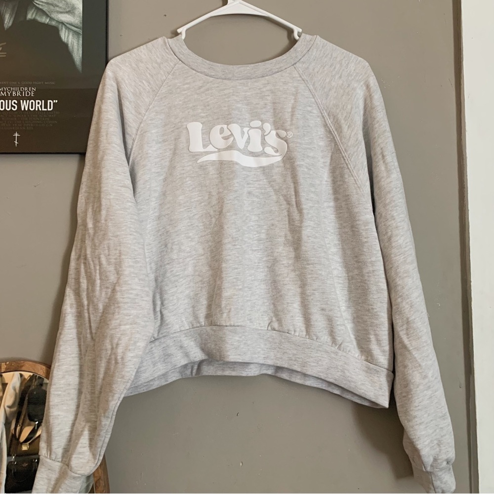 levi’s cropped crewneck